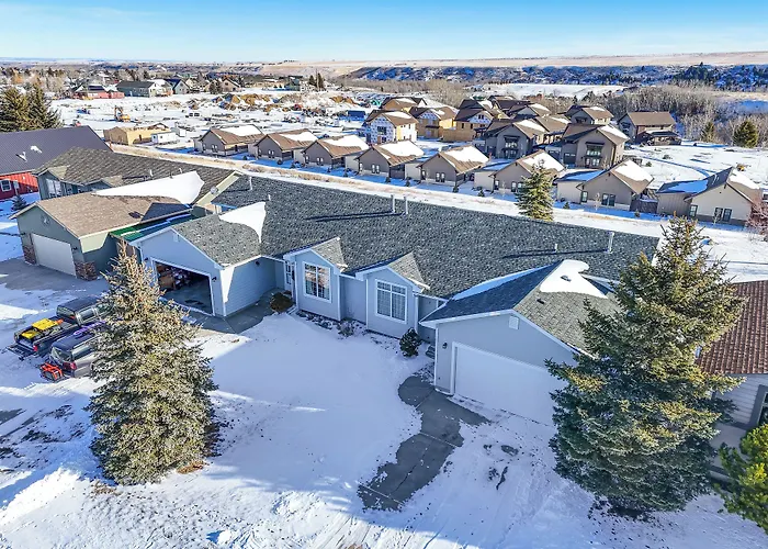 Red Lodge Townhome W/ Hot Tub & Mountain Views!